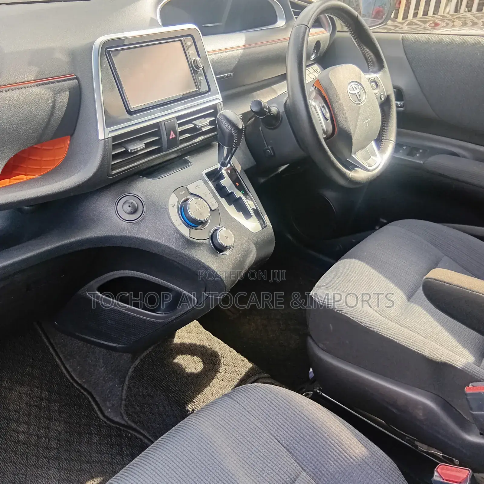 Toyota Sienta 1.5 AWD (6-seater) 2019 White