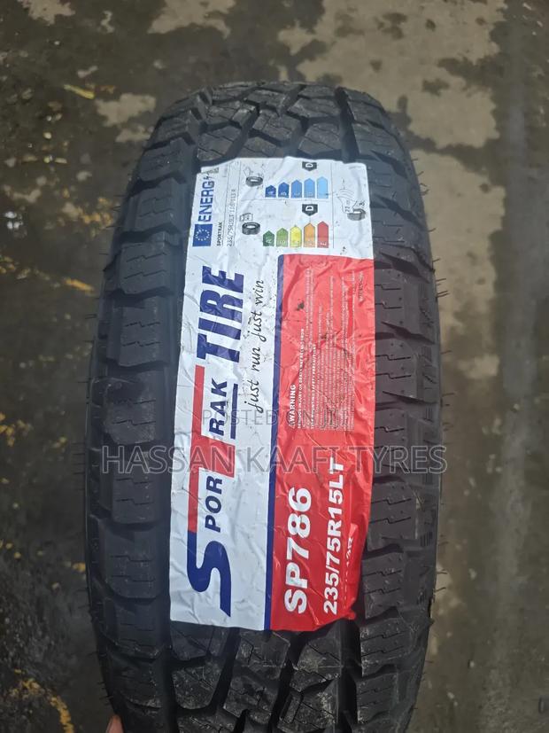 235/75r15 Sportrak 10pr. At