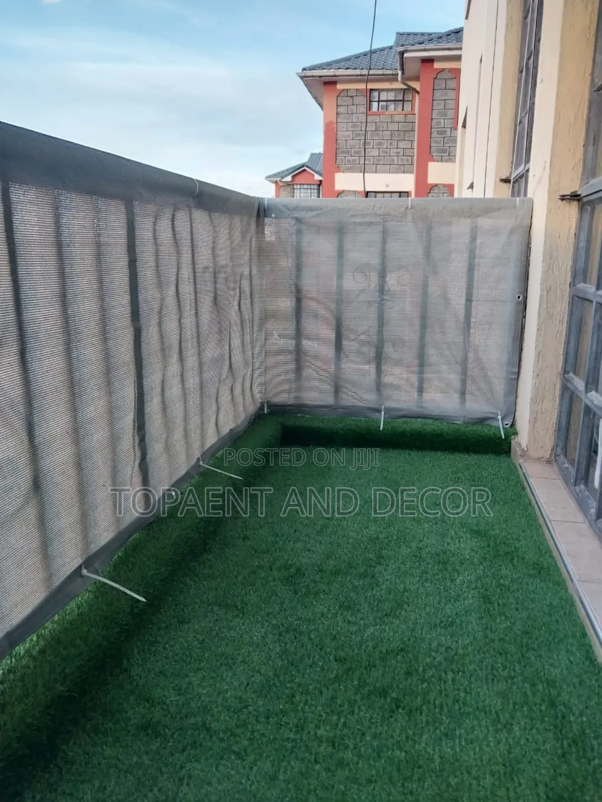 Balcony Shield for Privacy and Dust Trap