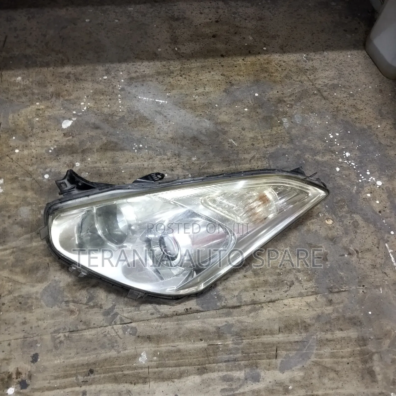 Wish 2005 Headlight