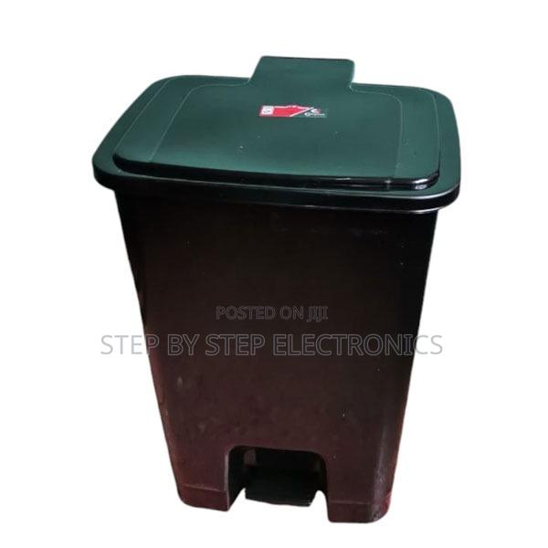 Ergonomically Designed 30 Litres Dust Garbage Foot Pedal Bin