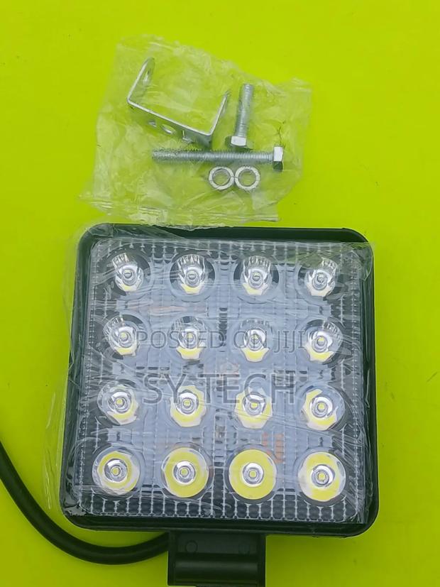 Vehicle Spotlight Headlights - thumbnail 2