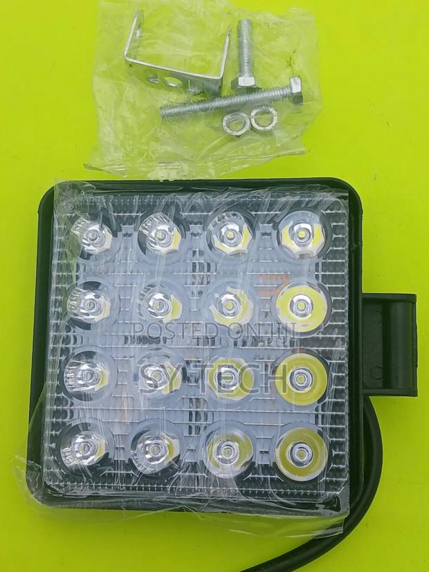 Vehicle Spotlight Headlights - thumbnail 3