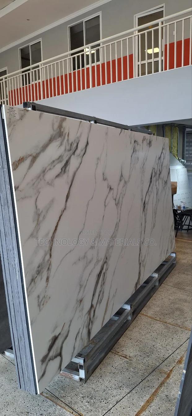 Gold-White Kitchen Countertop - main view
