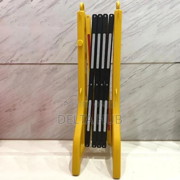 High Quality Removable Retractable Barricade - main view