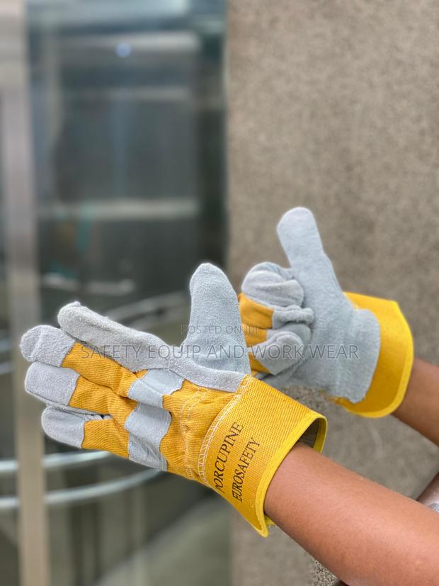 Tuff Rigger Gloves – Ideal For Landscaping And Bush Clearing - main view