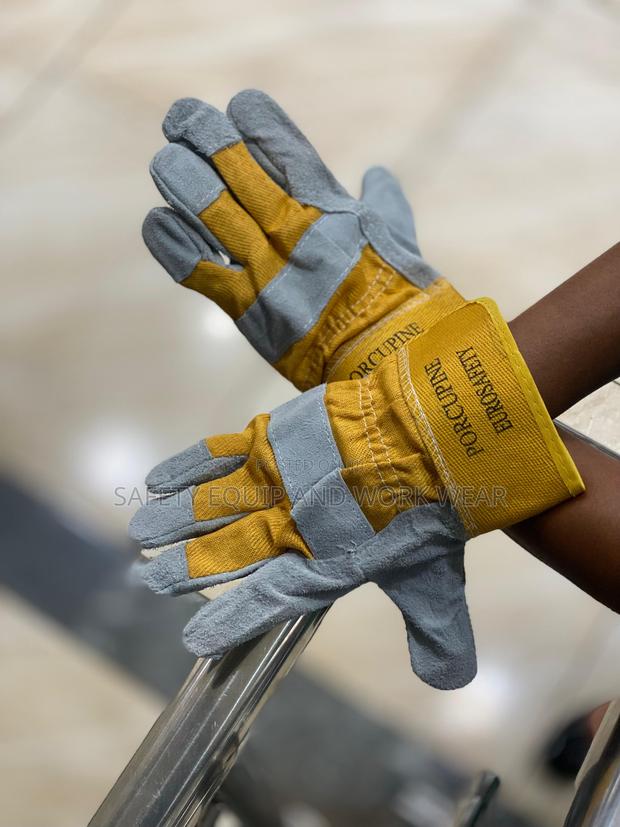 Tuff Rigger Gloves For Secure Grip. - main view