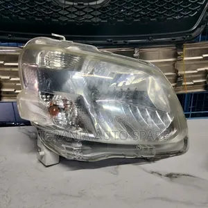 Suzuki Tanto Headlight