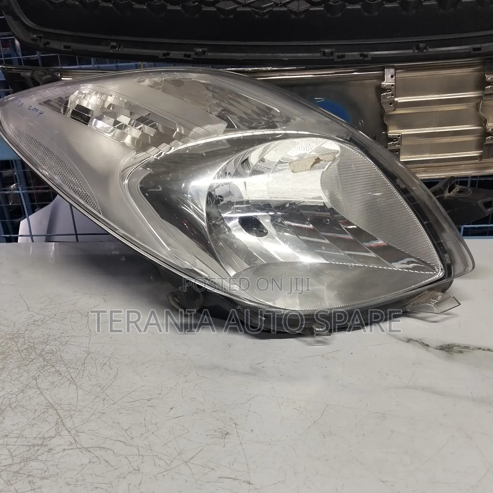 Vitz 2005 Headlight