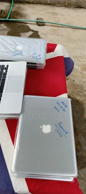 Laptop Apple MacBook 2012 8GB Intel Core i5 SSD 500GB