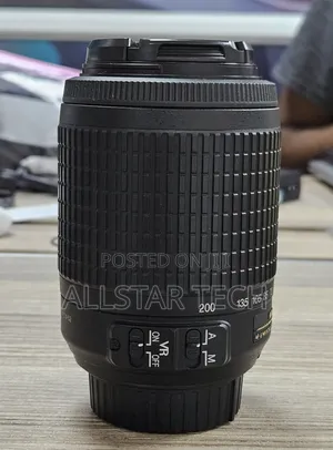 Nikon Af-S Dx Vr Zoom-Nikkor 55-200mm F/4-5.6g if-Ed Lens