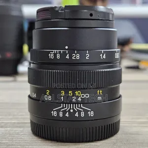 Mitakon Zhongyi Speedmaster 25mm F/0.95 Lens