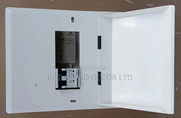 Consumer Unit 4 Way - thumbnail 2