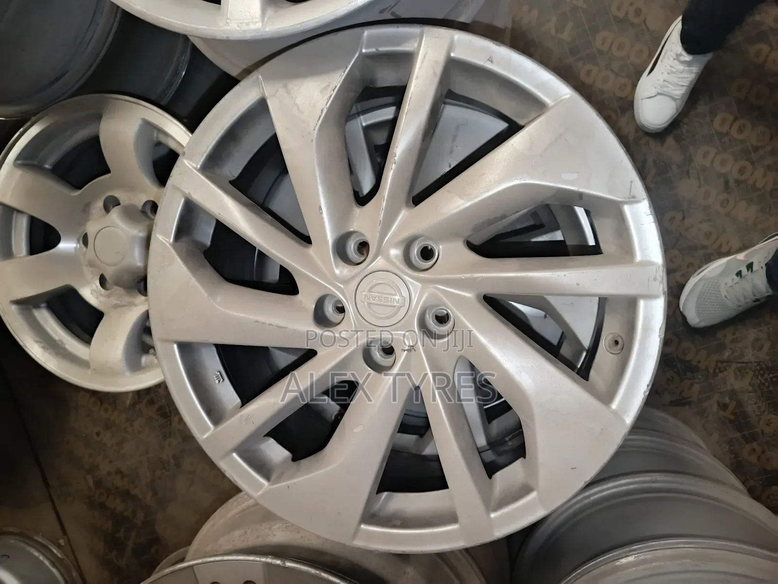 Size 18 Inches New Model Nissan X Trail Original Rims Set