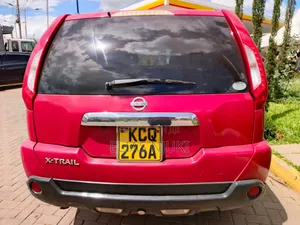Nissan X-Trail 2.0 Petrol XE 2012 Red