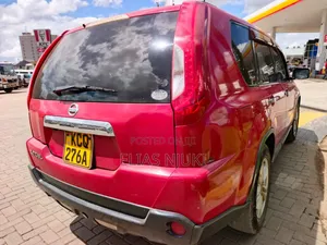Nissan X-Trail 2.0 Petrol XE 2012 Red