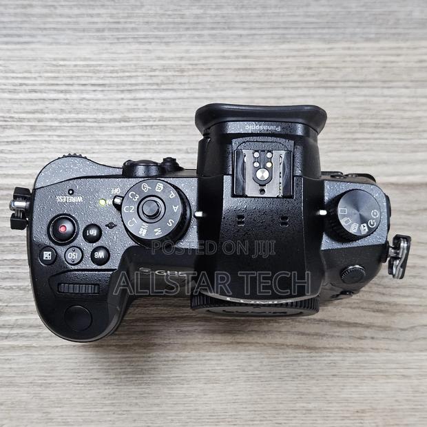 Panasonic Lumix Gh5 Mirrorless Camera - main view