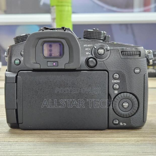 Panasonic Lumix Gh5 Mirrorless Camera - thumbnail 7