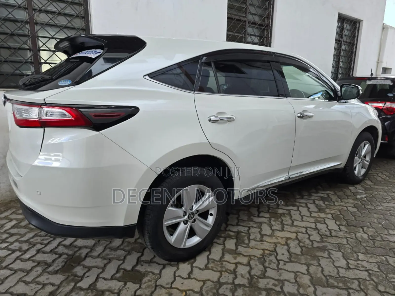 Toyota Harrier 2.0 2019 White