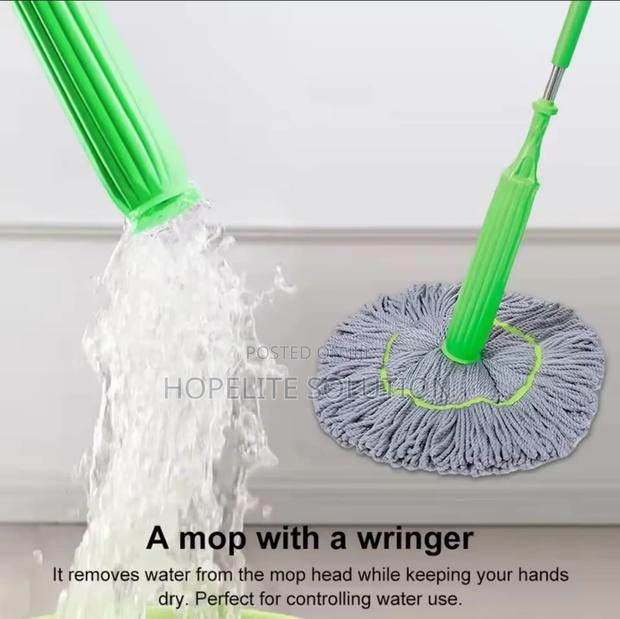 Wringing Bamboo Twist Mop - thumbnail 4
