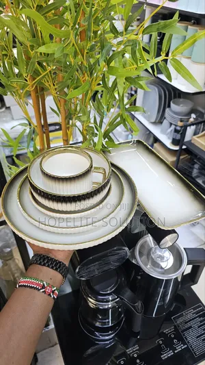 Gold Rim Dinner Set
