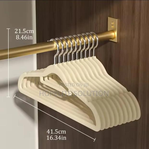 Velvet Non Slip Hangers - thumbnail 3