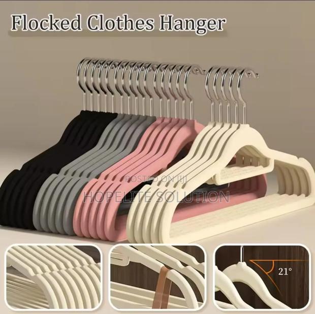 Velvet Non Slip Hangers - thumbnail 9