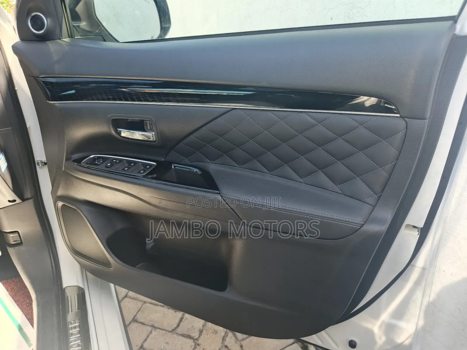 Mitsubishi Outlander 2.0 PHEV AWD 2019 White