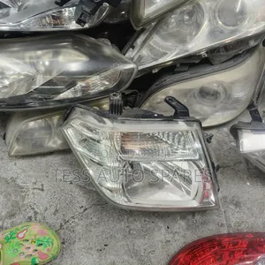 Nissan Navara Headlight