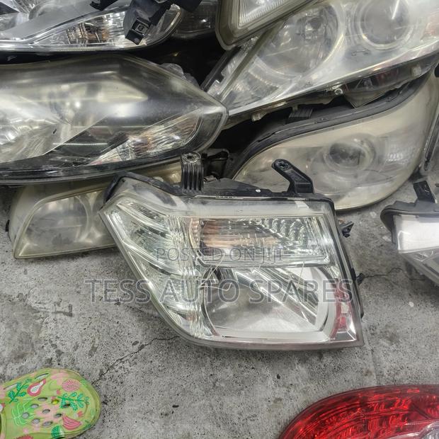 Nissan Navara Headlight