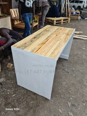 Pallet Study Table