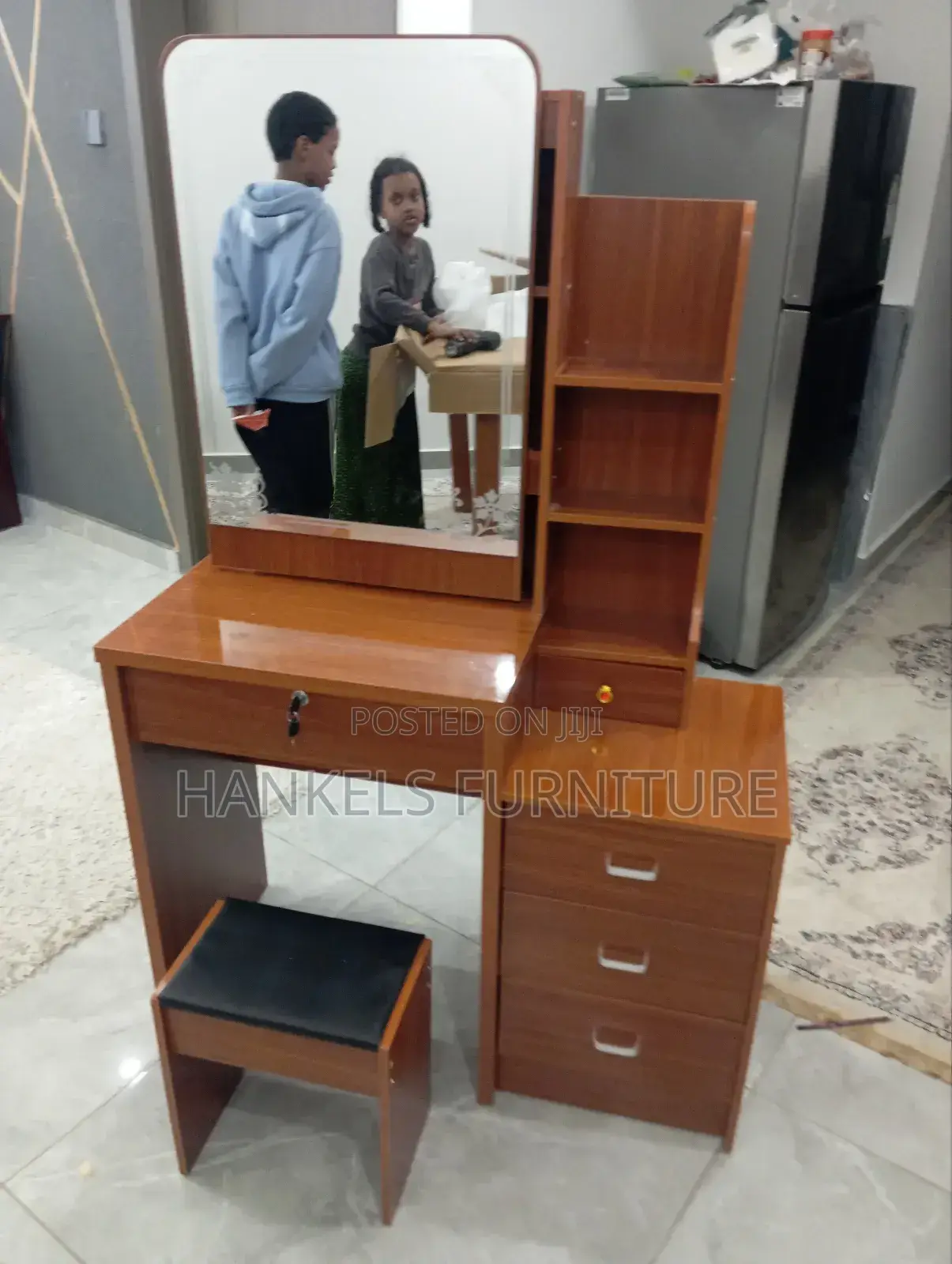 Commode Dressing Table