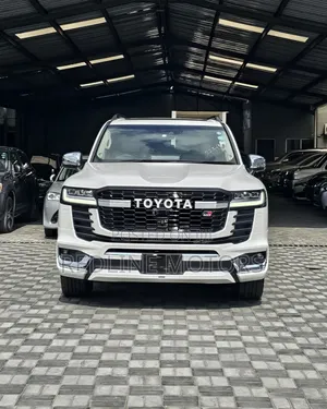 Toyota Land Cruiser 2022 White