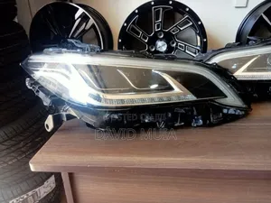 Toyota Crown Headlights Zenon Pair
