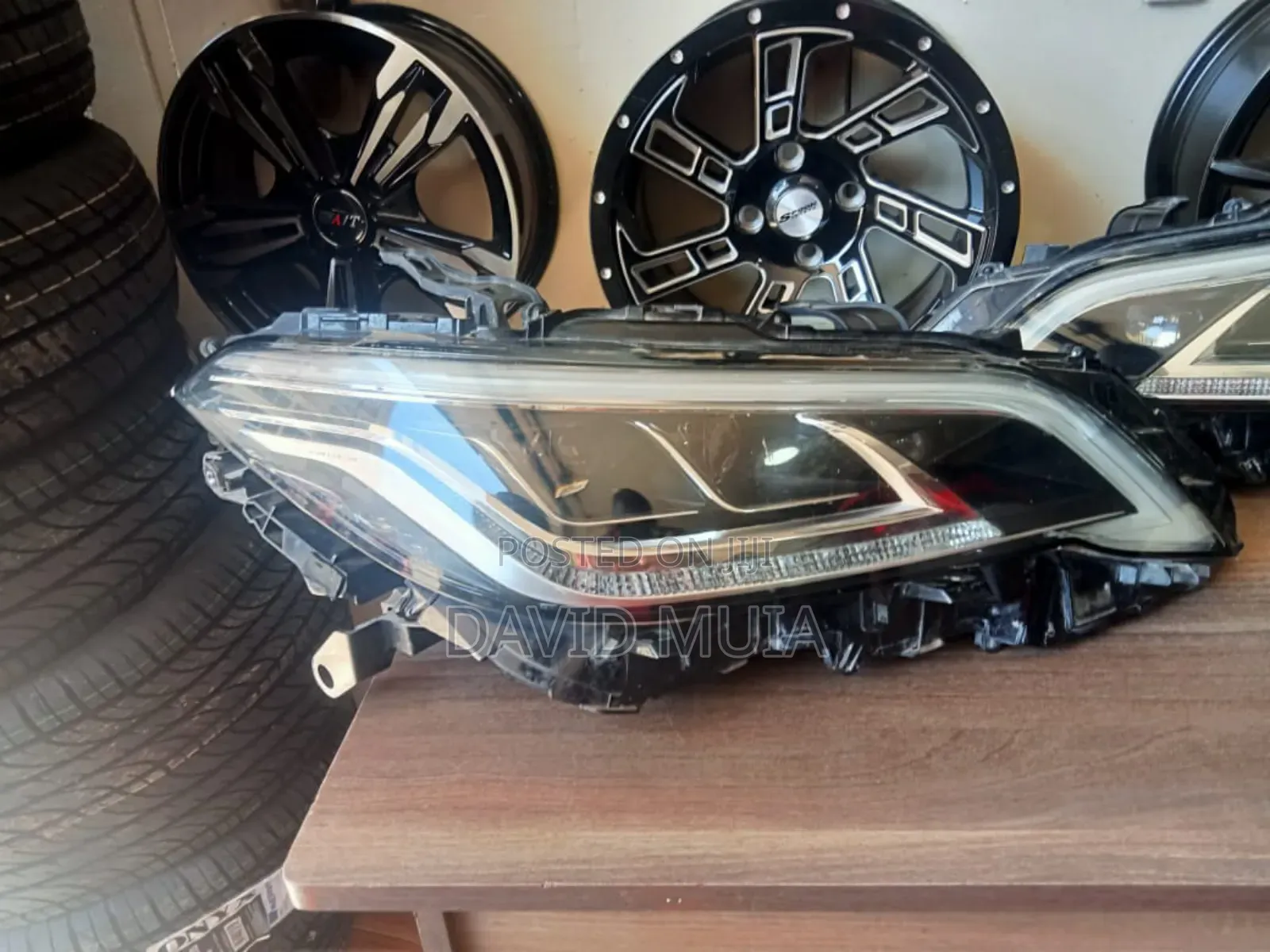 Toyota Crown Headlights Zenon Pair