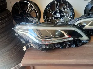 Toyota Crown Headlights Zenon Pair
