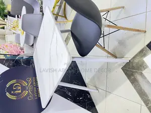 Square Table Dinner Table / Study Desk for Small Apartment