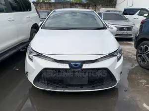 Toyota Corolla Hatchback 2019 White