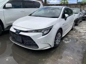 Toyota Corolla Hatchback 2019 White