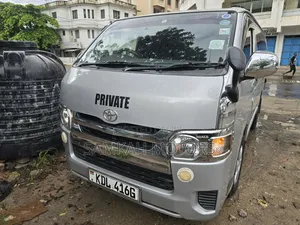 Toyota HiAce 2016 Silver