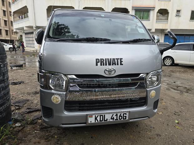 Toyota HiAce 2016 Silver - thumbnail 8