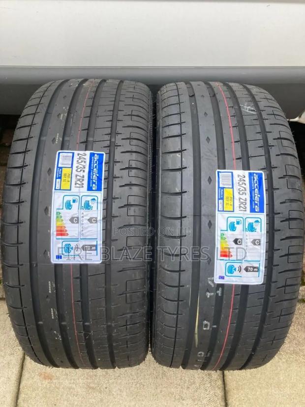 245/35r21 Accelera
