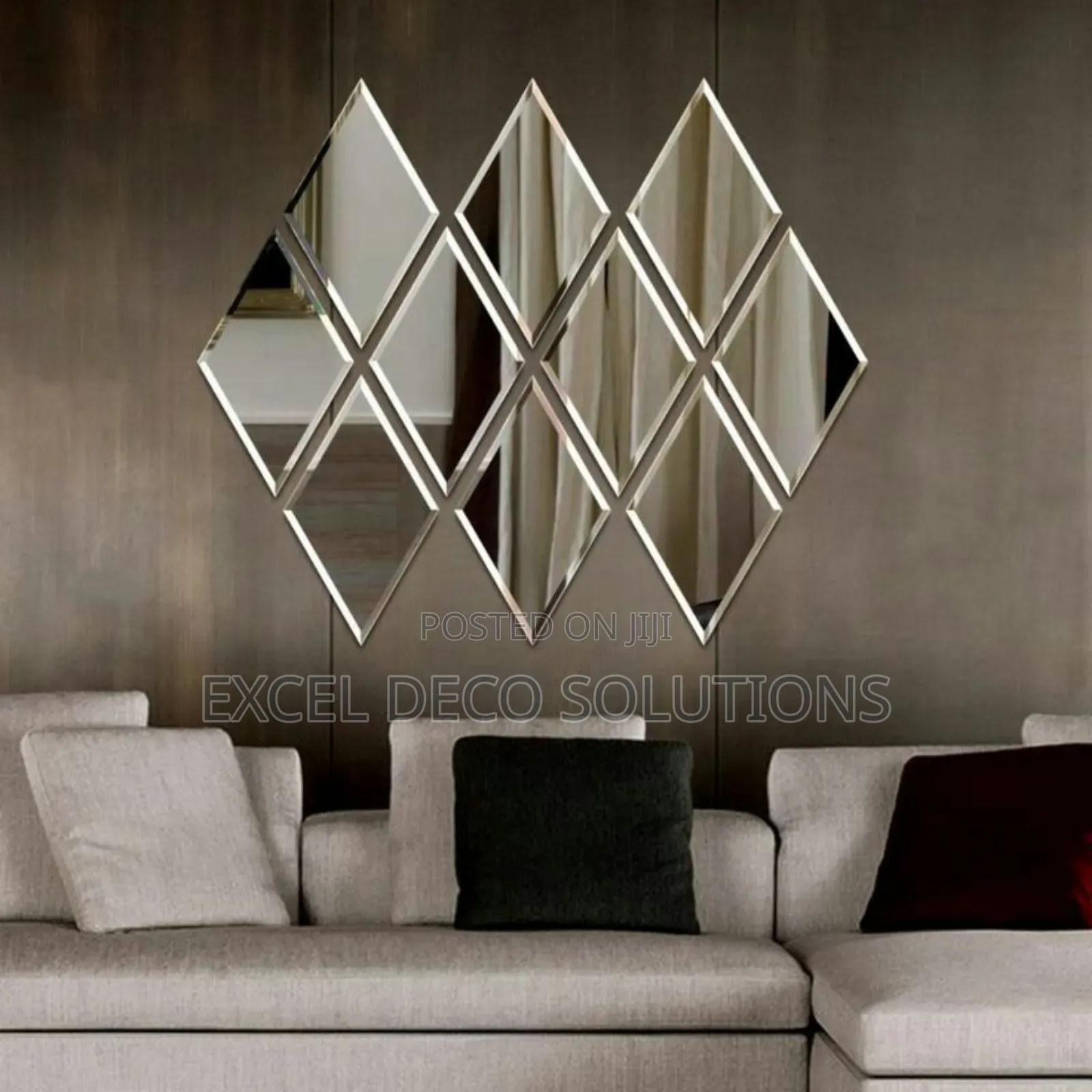 "Faceted Diamond Wall Mirror – Acrylic Accent"