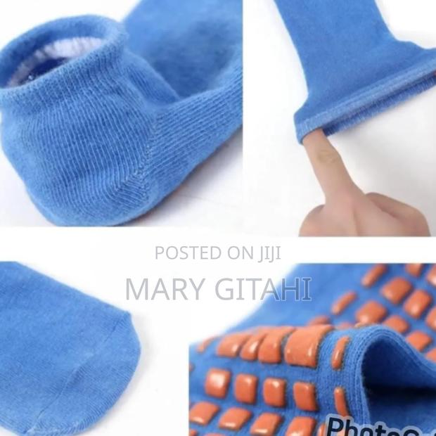 Trampoline Socks, Yoga Socks Nonslip, Multiple Colours - thumbnail 2