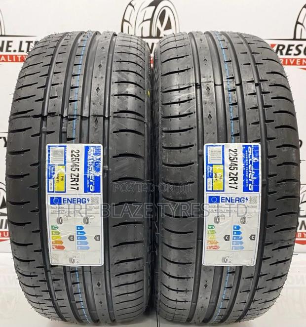 225/45r17 Accelera