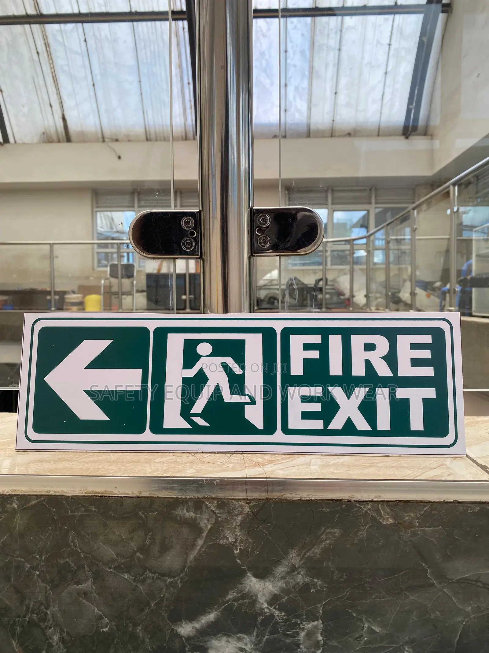 Fire Exit Left Arrow – Stairwell Route Sign For Apartments