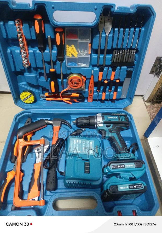 Makita Drill Set/Cordless Drill