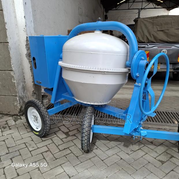 400litre Concrete Mixer. - thumbnail 5
