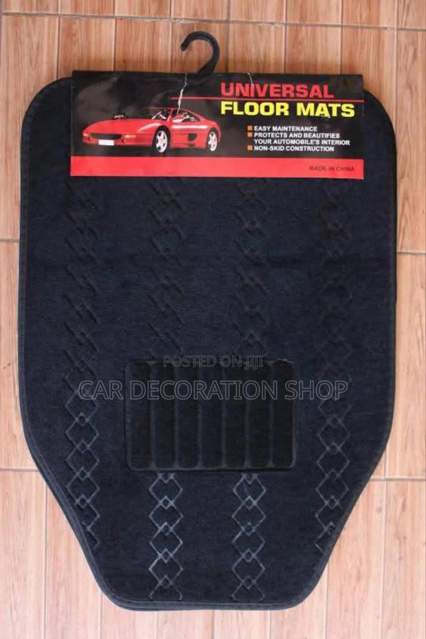 5pc Antiskid Black Woolen Mat With Unique Pattern
