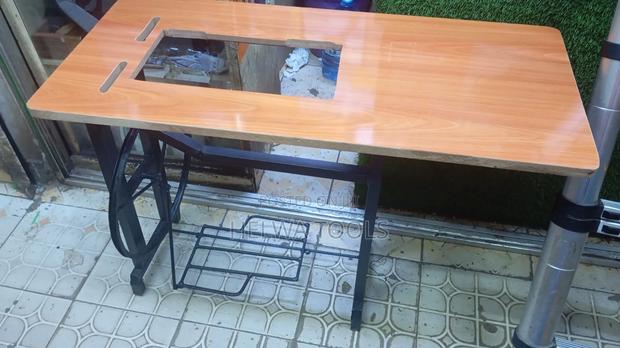 Sewing Machine Local - main view